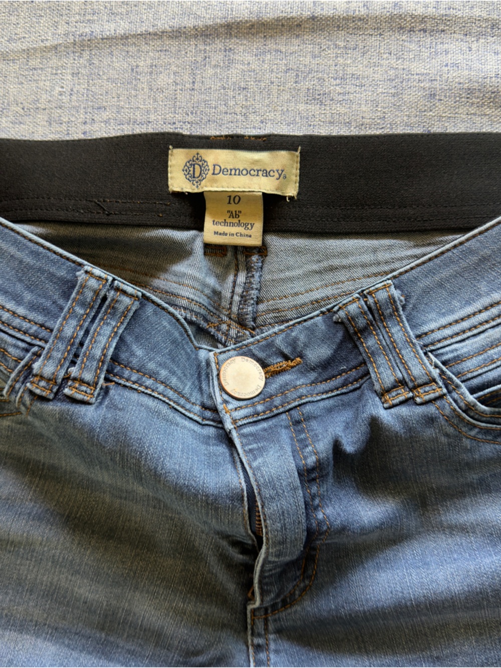Democracy Blue Denim Jeans - Picture 2 of 6